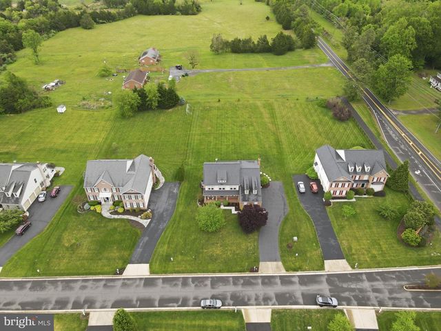 7424 EDINGTON, Warrenton, VA 20187