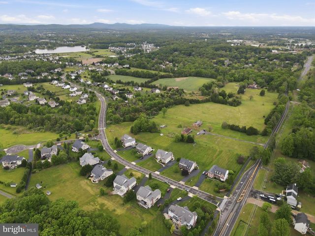 7424 EDINGTON, Warrenton, VA 20187