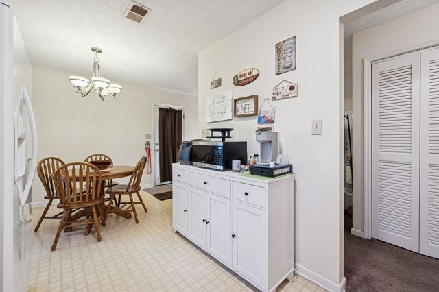 1337 Oaklawn Rd, Chapmansboro, TN 37035