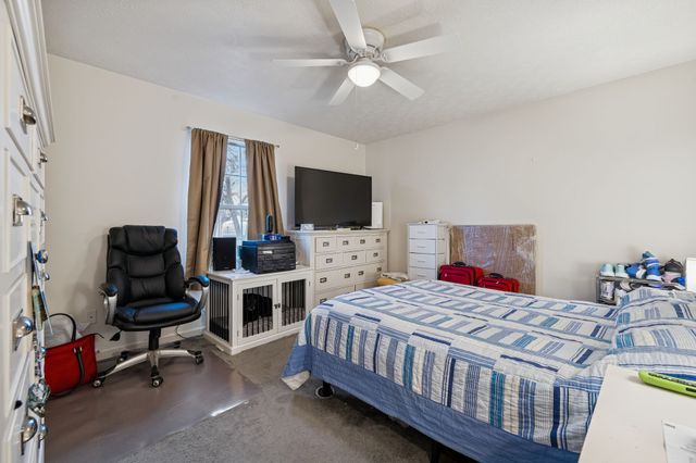 1337 Oaklawn Rd, Chapmansboro, TN 37035