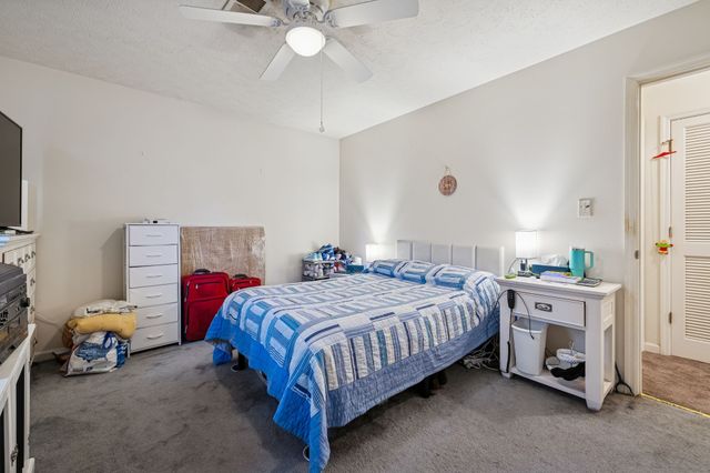 1337 Oaklawn Rd, Chapmansboro, TN 37035