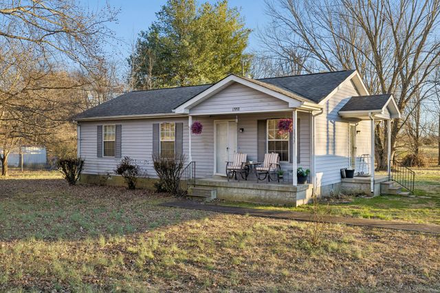 1337 Oaklawn Rd, Chapmansboro, TN 37035