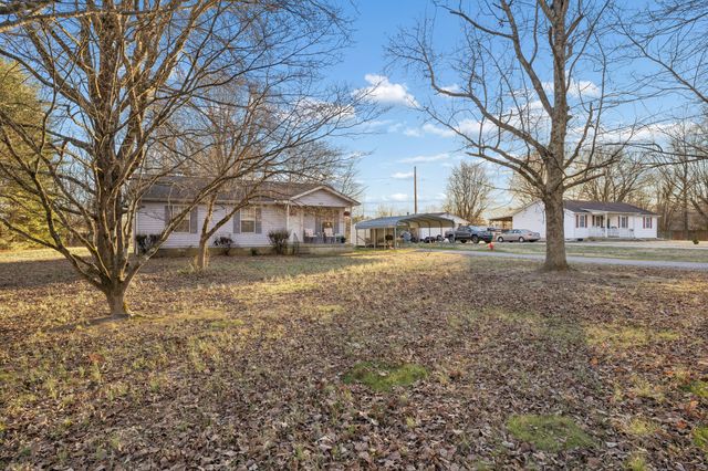 1337 Oaklawn Rd, Chapmansboro, TN 37035