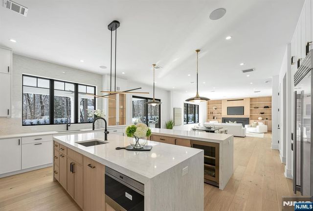 48 Brook Road, Upper Saddle River, NJ 07458