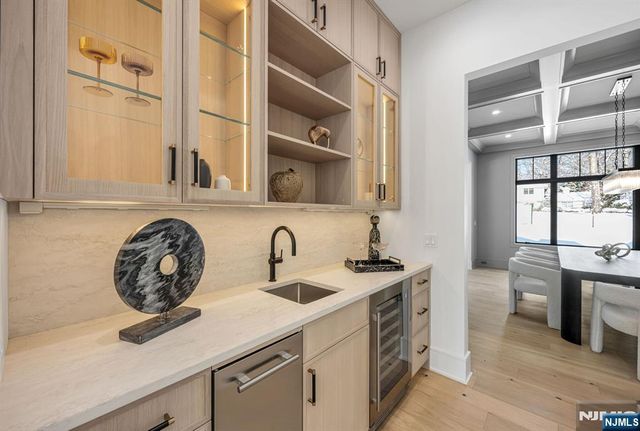 48 Brook Road, Upper Saddle River, NJ 07458