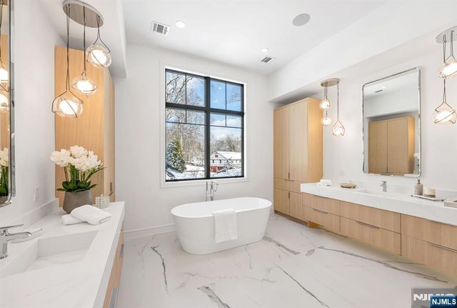 48 Brook Road, Upper Saddle River, NJ 07458