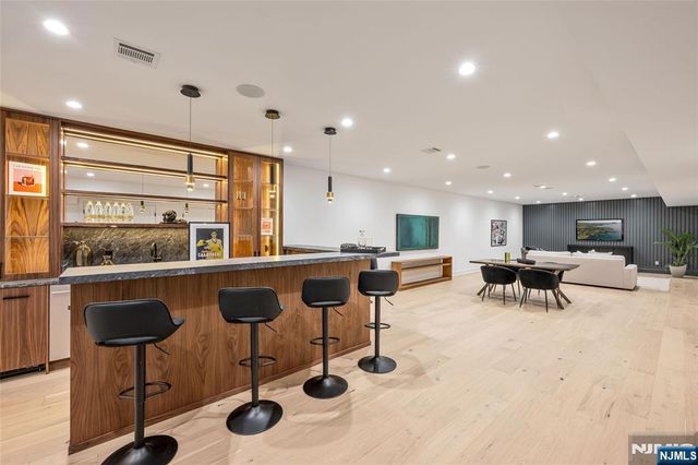 48 Brook Road, Upper Saddle River, NJ 07458