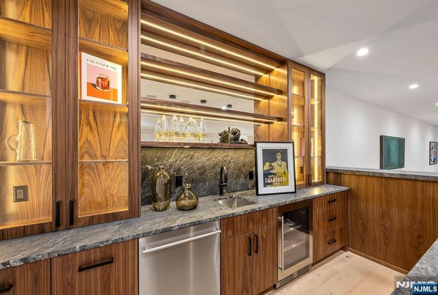 48 Brook Road, Upper Saddle River, NJ 07458