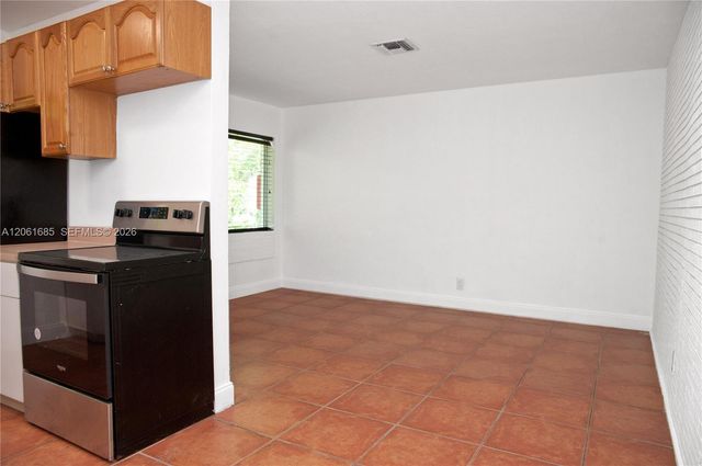 304 SE 9th Ct 6, Hallandale Beach, FL 33009