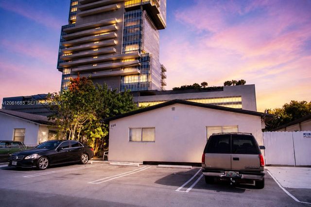 304 SE 9th Ct 6, Hallandale Beach, FL 33009