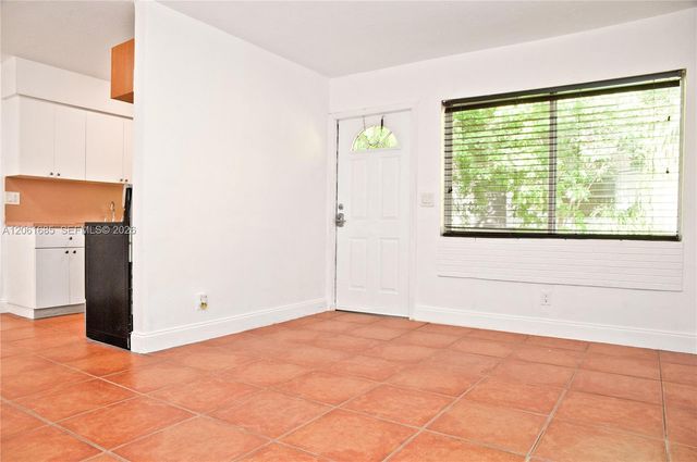 304 SE 9th Ct 6, Hallandale Beach, FL 33009