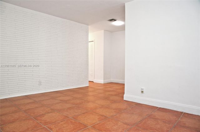 304 SE 9th Ct 6, Hallandale Beach, FL 33009