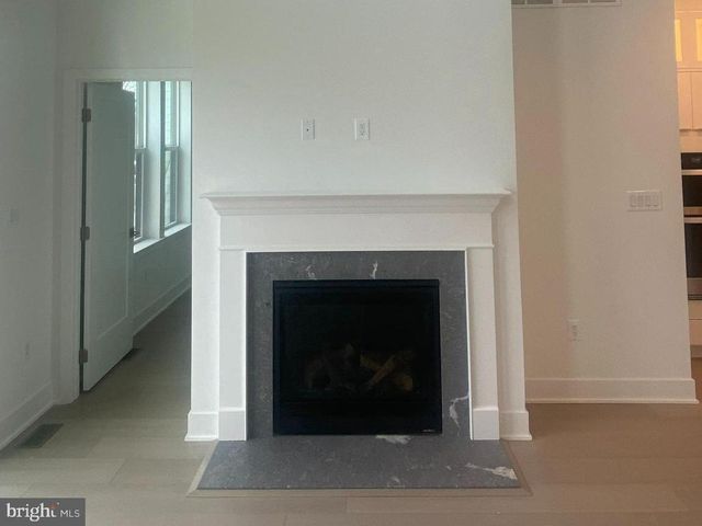 5 HOLTZ WAY, West Windsor, NJ 08550