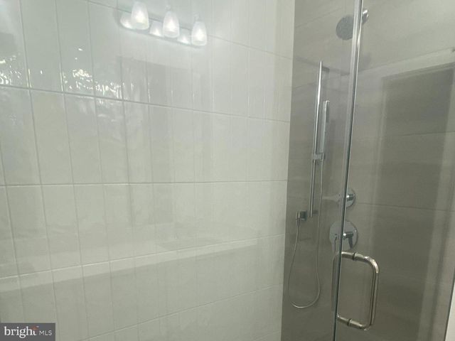 5 HOLTZ WAY, West Windsor, NJ 08550