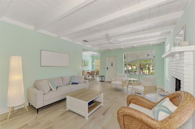 5253 AVENIDA DEL MARE, Sarasota, FL 34242