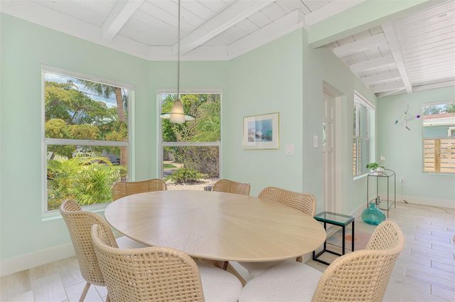 5253 AVENIDA DEL MARE, Sarasota, FL 34242