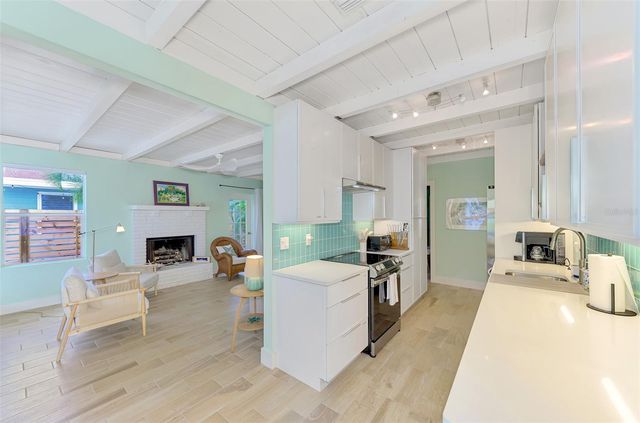 5253 AVENIDA DEL MARE, Sarasota, FL 34242