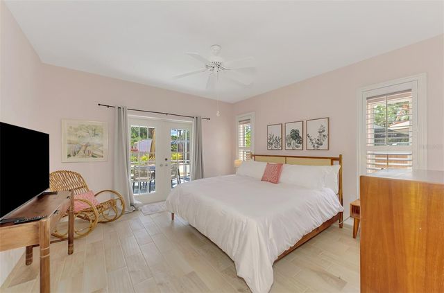 5253 AVENIDA DEL MARE, Sarasota, FL 34242