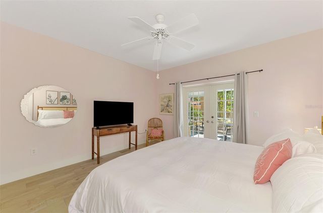 5253 AVENIDA DEL MARE, Sarasota, FL 34242