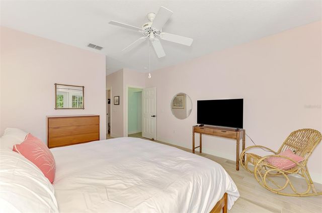 5253 AVENIDA DEL MARE, Sarasota, FL 34242