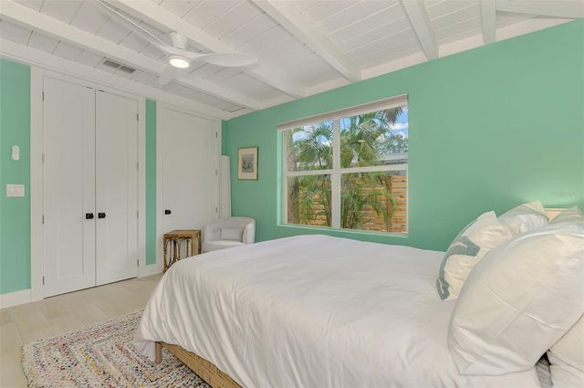 5253 AVENIDA DEL MARE, Sarasota, FL 34242