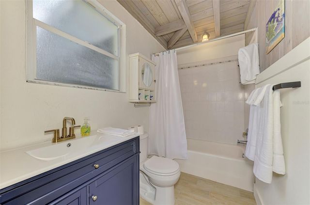 5253 AVENIDA DEL MARE, Sarasota, FL 34242