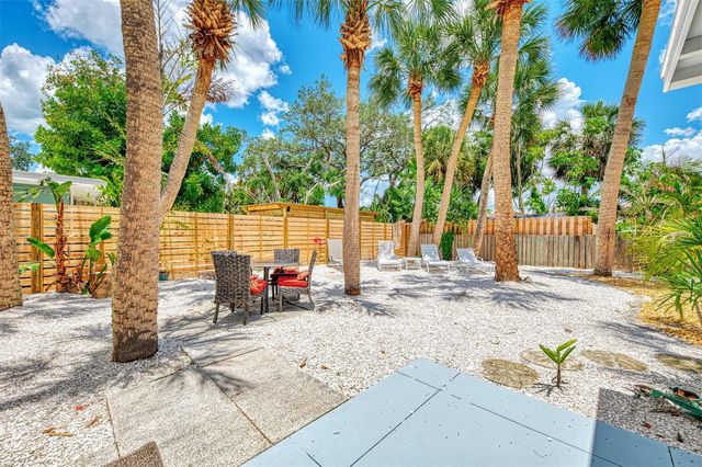 5253 AVENIDA DEL MARE, Sarasota, FL 34242