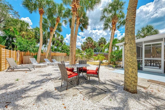 5253 AVENIDA DEL MARE, Sarasota, FL 34242