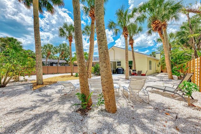 5253 AVENIDA DEL MARE, Sarasota, FL 34242