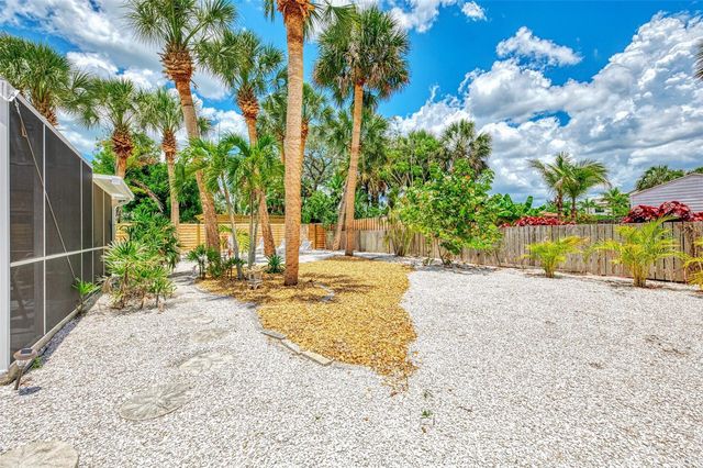 5253 AVENIDA DEL MARE, Sarasota, FL 34242