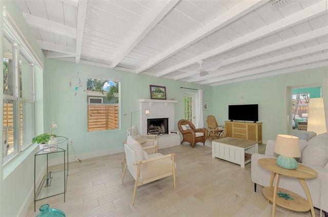 5253 AVENIDA DEL MARE, Sarasota, FL 34242