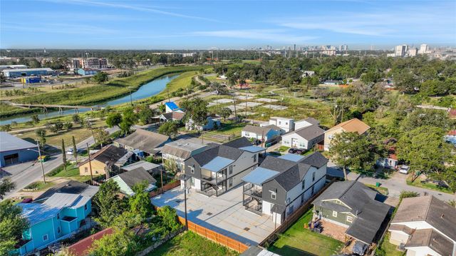 2613 Delafield Street 2, Houston, TX 77023