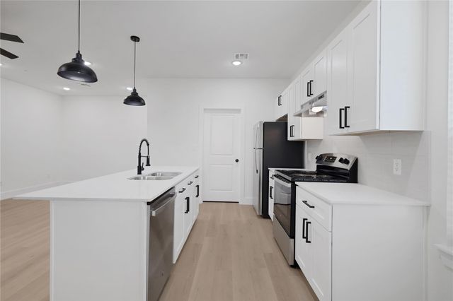 2613 Delafield Street 2, Houston, TX 77023