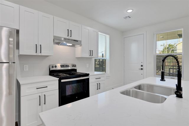 2613 Delafield Street 2, Houston, TX 77023