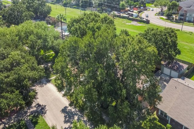 6115 Lymbar Drive, Houston, TX 77096