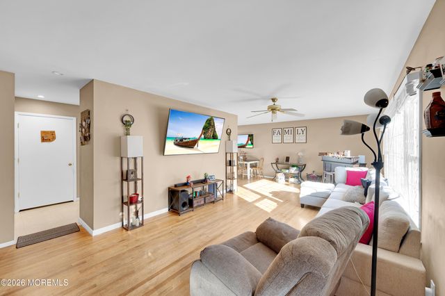 215 Lakewood Avenue, Bayville, NJ 08721