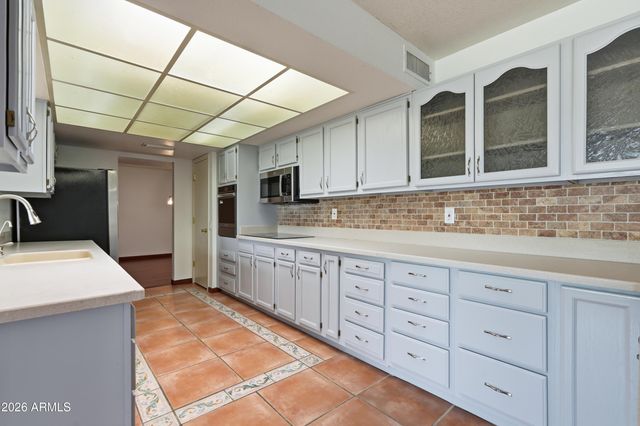 19820 N CHERRY TREE Lane, Sun City, AZ 85373