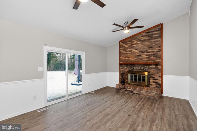 11979 FALLING CREEK DR, Manassas, VA 20112