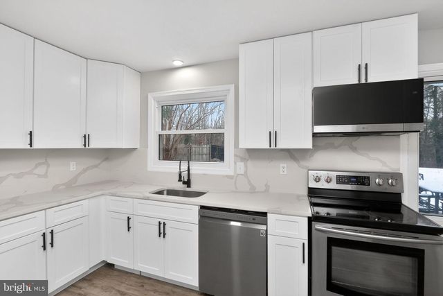 11979 FALLING CREEK DR, Manassas, VA 20112