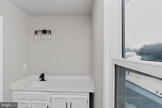 11979 FALLING CREEK DR, Manassas, VA 20112