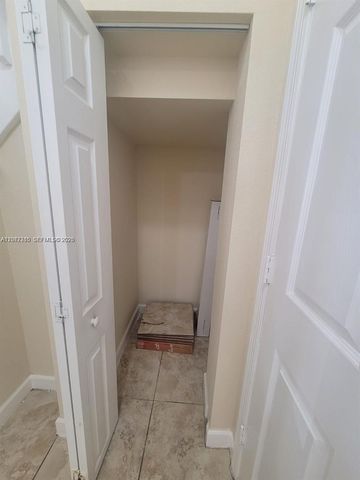 8935 W 35th Lane 8935, Hialeah, FL 33018