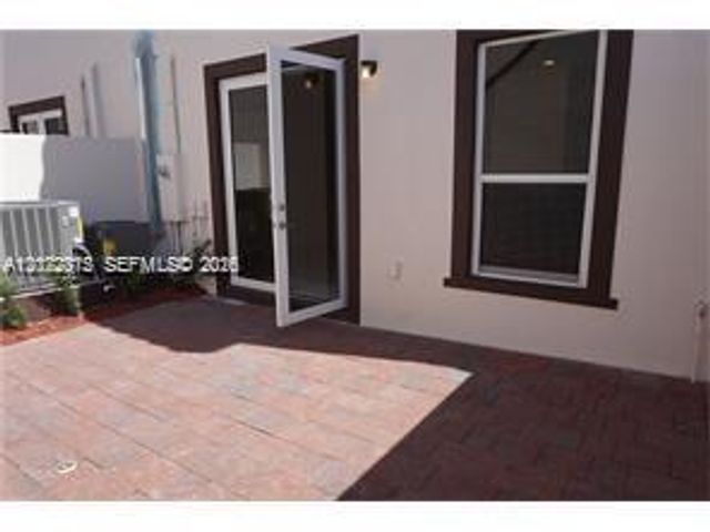 8935 W 35th Lane 8935, Hialeah, FL 33018