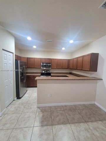 8935 W 35th Lane 8935, Hialeah, FL 33018