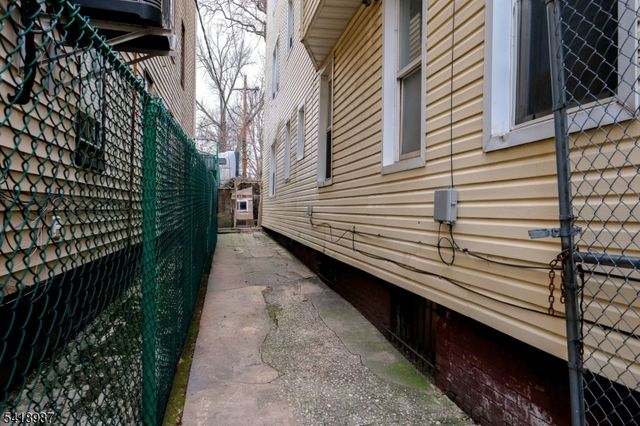 375 6Th Ave, Newark City, NJ 07107