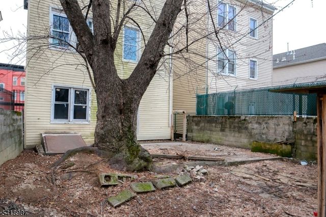 375 6Th Ave, Newark City, NJ 07107