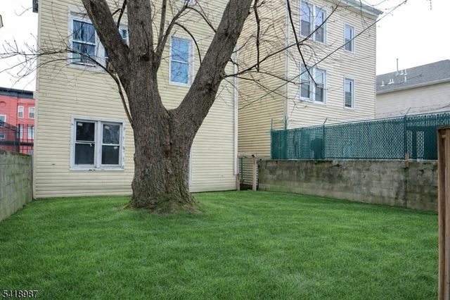 375 6Th Ave, Newark City, NJ 07107
