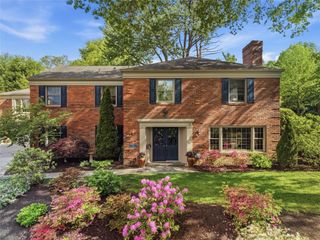 872 Old Hickory, Mt Lebanon, PA 15243