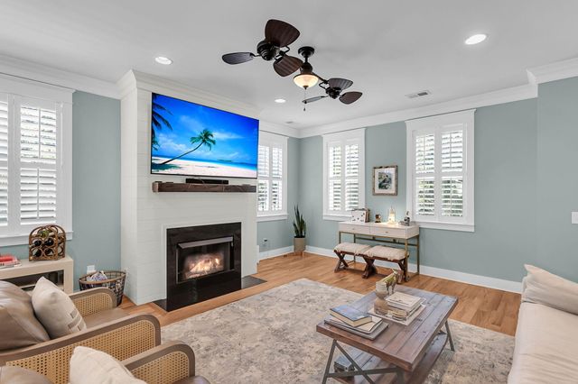 979 Warrick Oaks Lane, Mount Pleasant, SC 29464