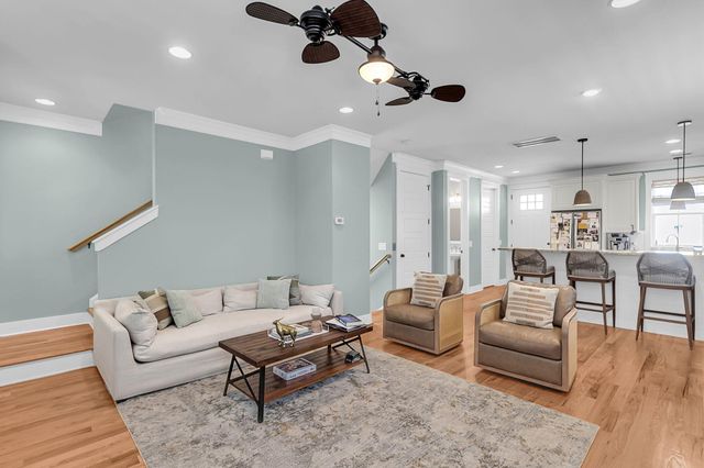 979 Warrick Oaks Lane, Mount Pleasant, SC 29464