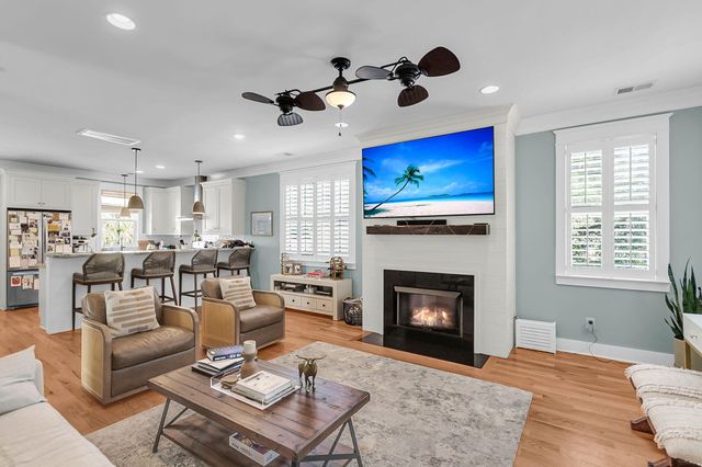 979 Warrick Oaks Lane, Mount Pleasant, SC 29464